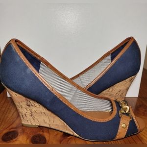 Tommy Hilfiger Blue Wedges With Peep Toe  size 8.5 Navy Tan Brown Gold Sandal